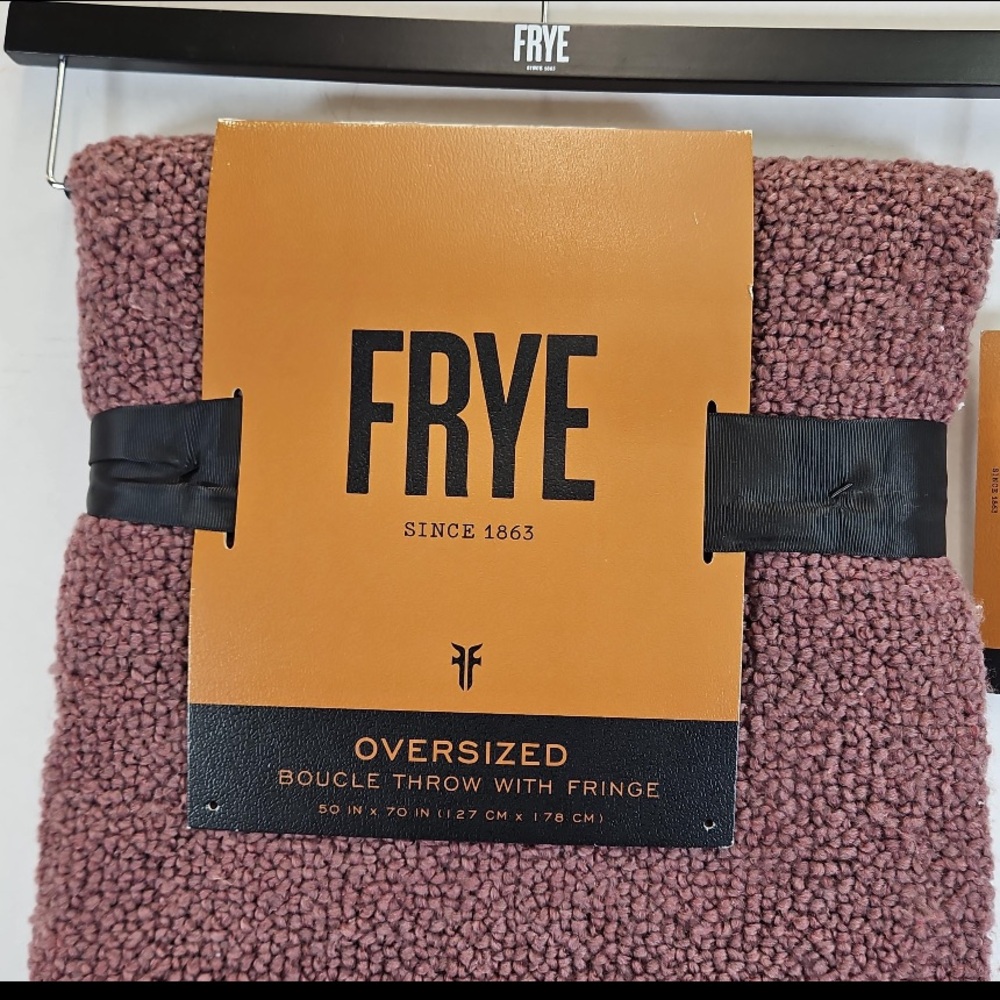 NWT Frye Brown Boucle Oversized Throw with Fringe 50x70” - Picture 2 of 4